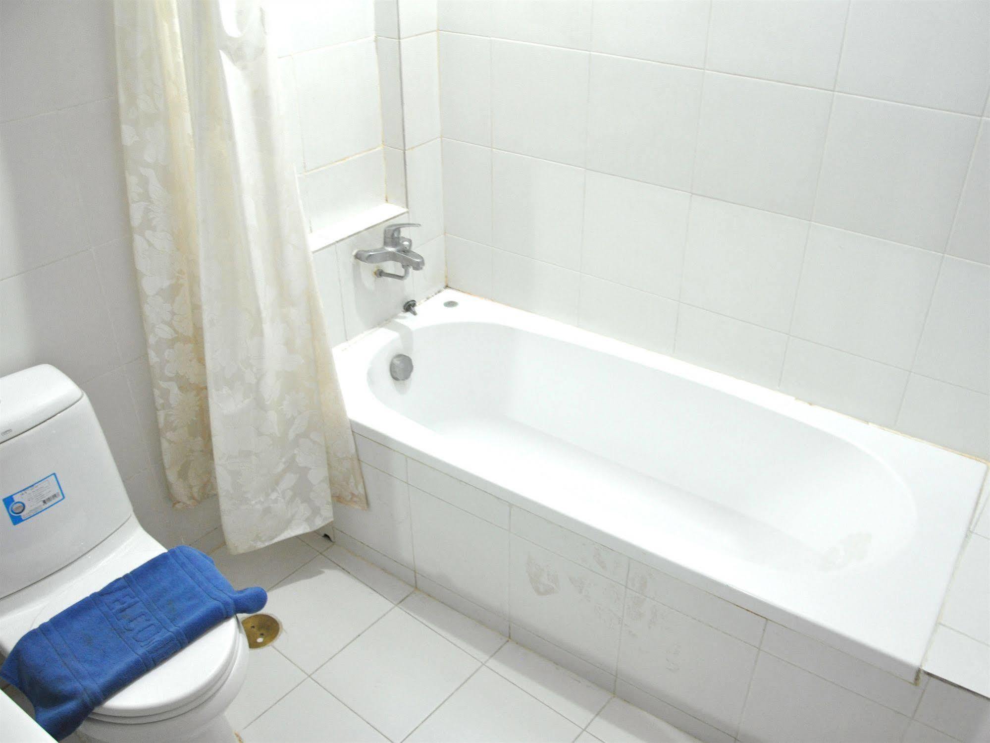 Highfive Guest House Pattaya Bagian luar foto